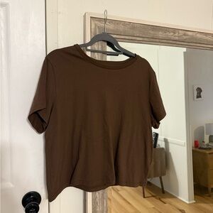 Universal Thread Cropped Tee